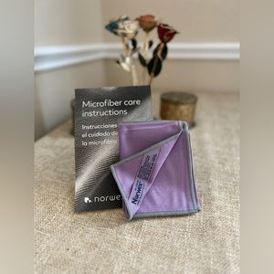 Norwex Window Cloth- Amethyst w Grey trim- New